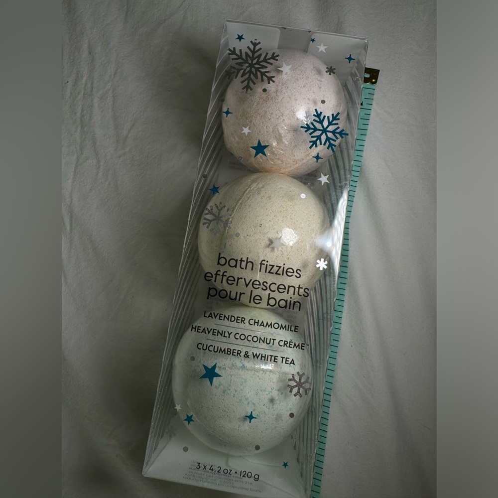 NWT - Bath Bombs - Winter Gift Set SEALED * NEW - Picture 1 of 4